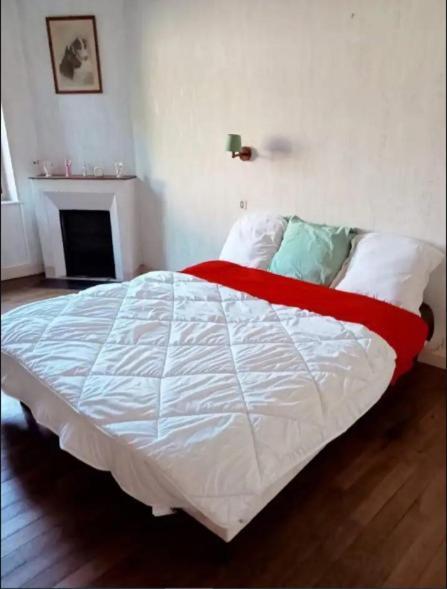 Chambre Tout Equipee Apartment Lacroix-sur-Meuse Екстериор снимка